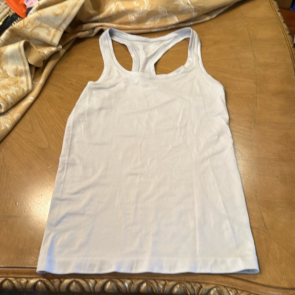 Lululemon Swiftly